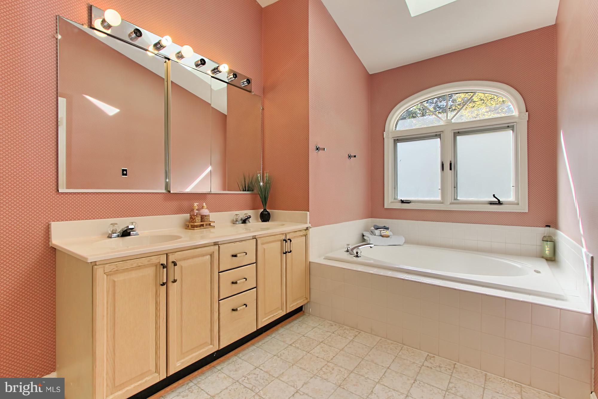 8705 Stone Hill Place Springfield, VA 22153 - Photo 24 of 30 Bath (Master)