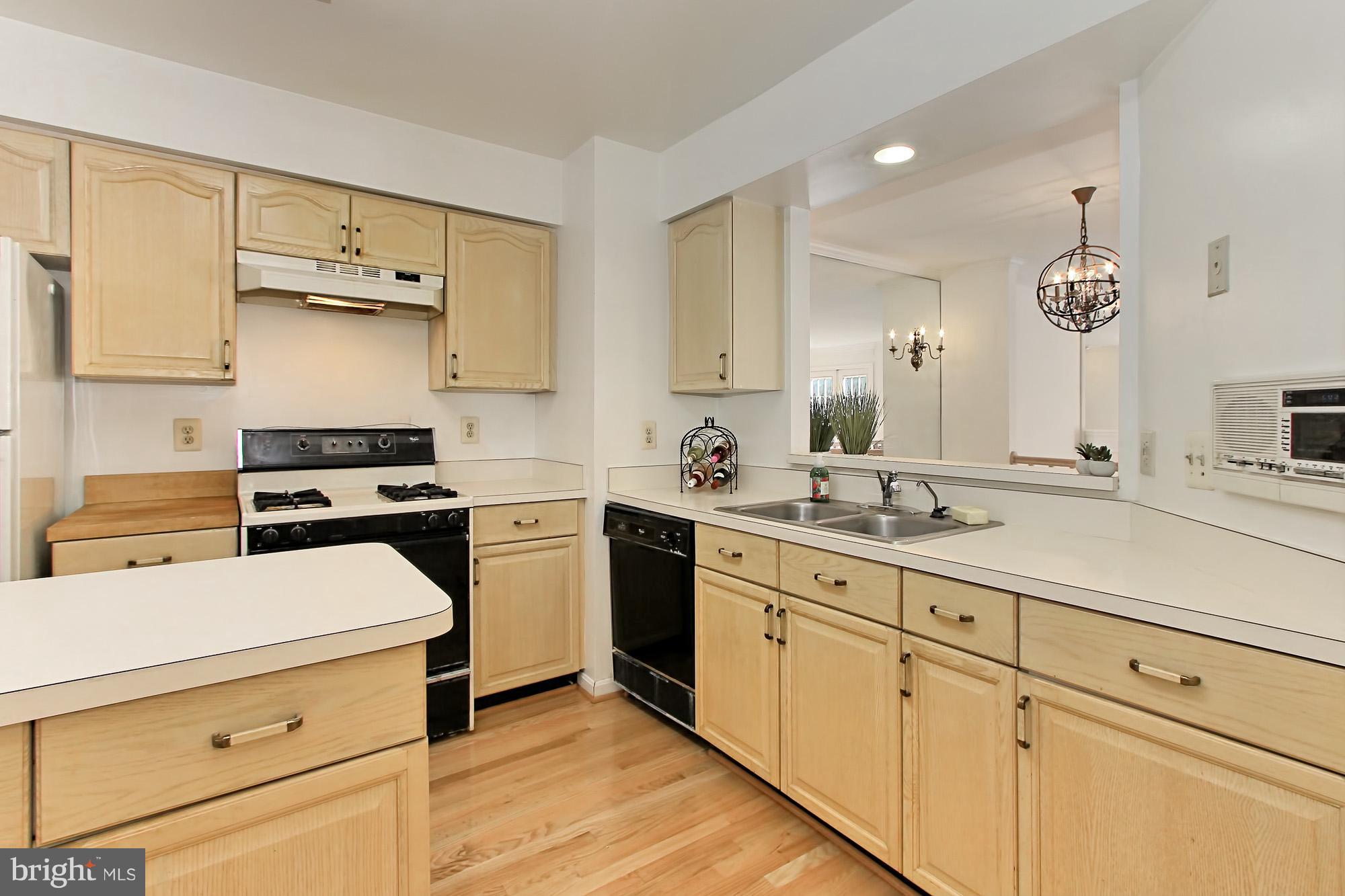 8705 Stone Hill Place Springfield, VA 22153 - Photo 7 of 30 Kitchen