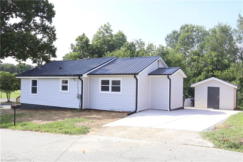 1016 Rauhut Street Burlington, NC 27217 - Photo 23 of 27