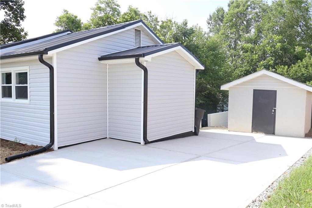 1016 Rauhut Street Burlington, NC 27217 - Photo 24 of 27