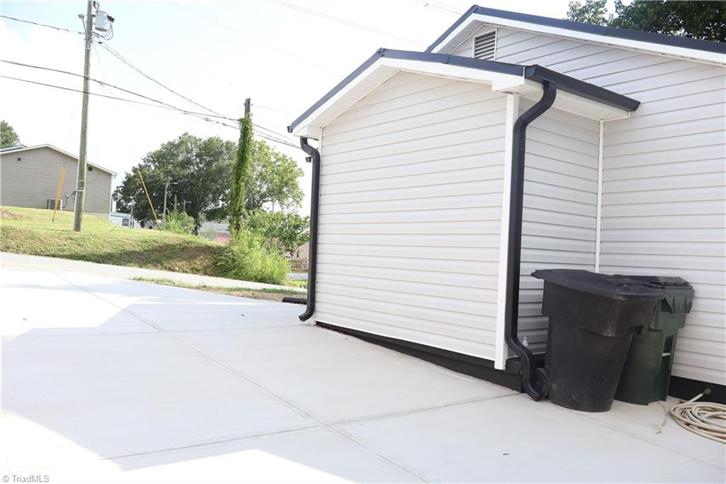 1016 Rauhut Street Burlington, NC 27217 - Photo 25 of 27