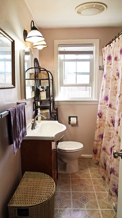 171 Dorset Street Springfield, MA 01108 - Photo 8 of 18 Gallery Image 8