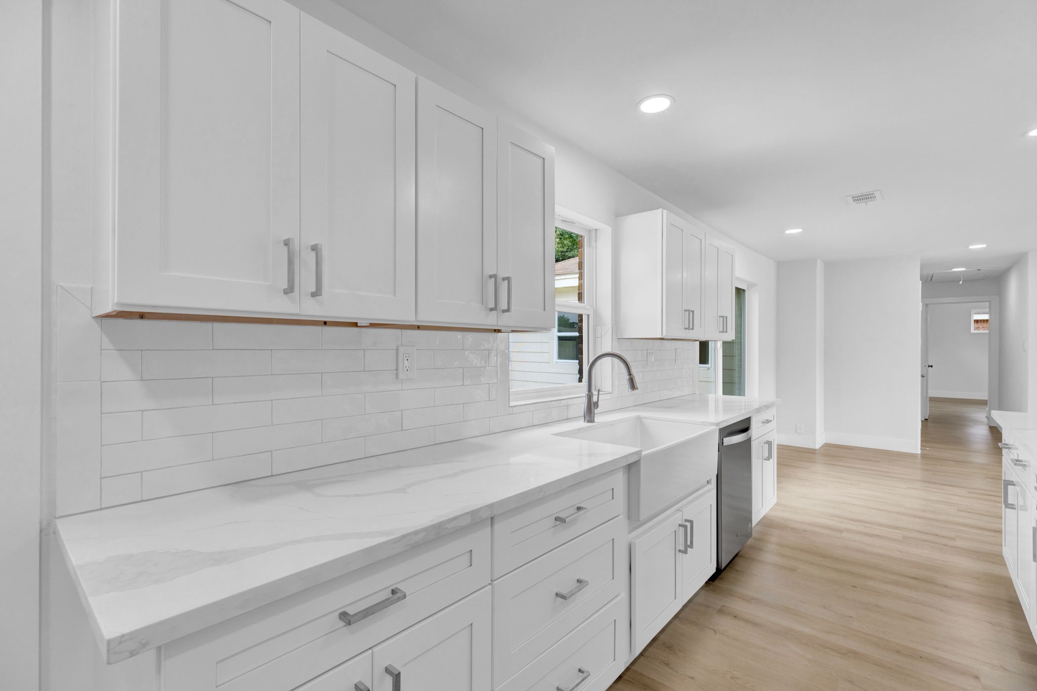 3511 Arbor Street Houston, TX 77004 - Photo 9 of 17 a view of a kitchen with electric appliances