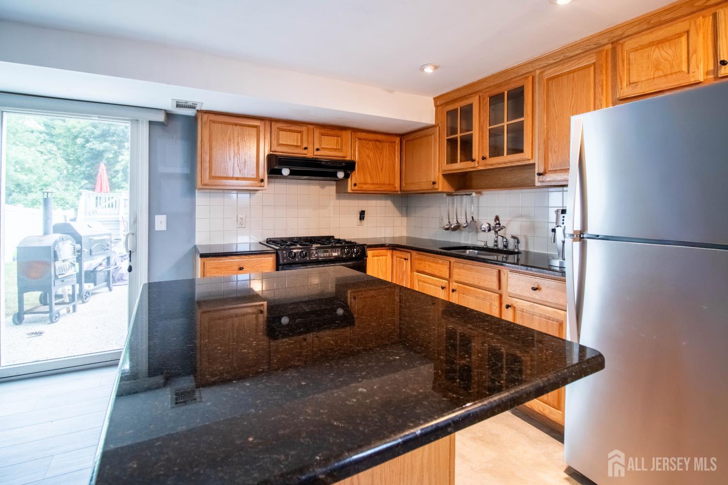 29 Tompkins Road East Brunswick, NJ 08816 - Photo 6 of 29 Gallery Image 6