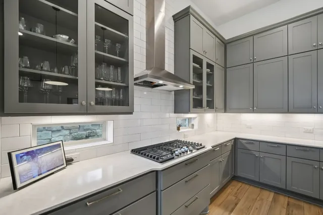 $799,900 | 561 Eclipse Drive, Austin, TX 78737