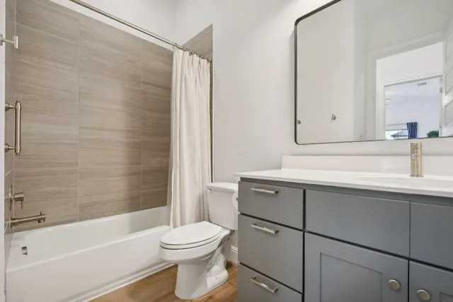 $799,900 | 561 Eclipse Drive, Austin, TX 78737