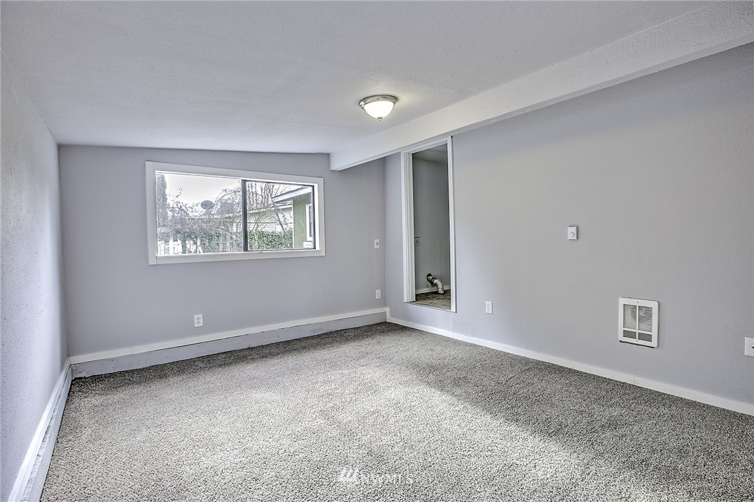 930 Edmonds Avenue Northeast Renton, WA 98056 - Photo 14 of 18