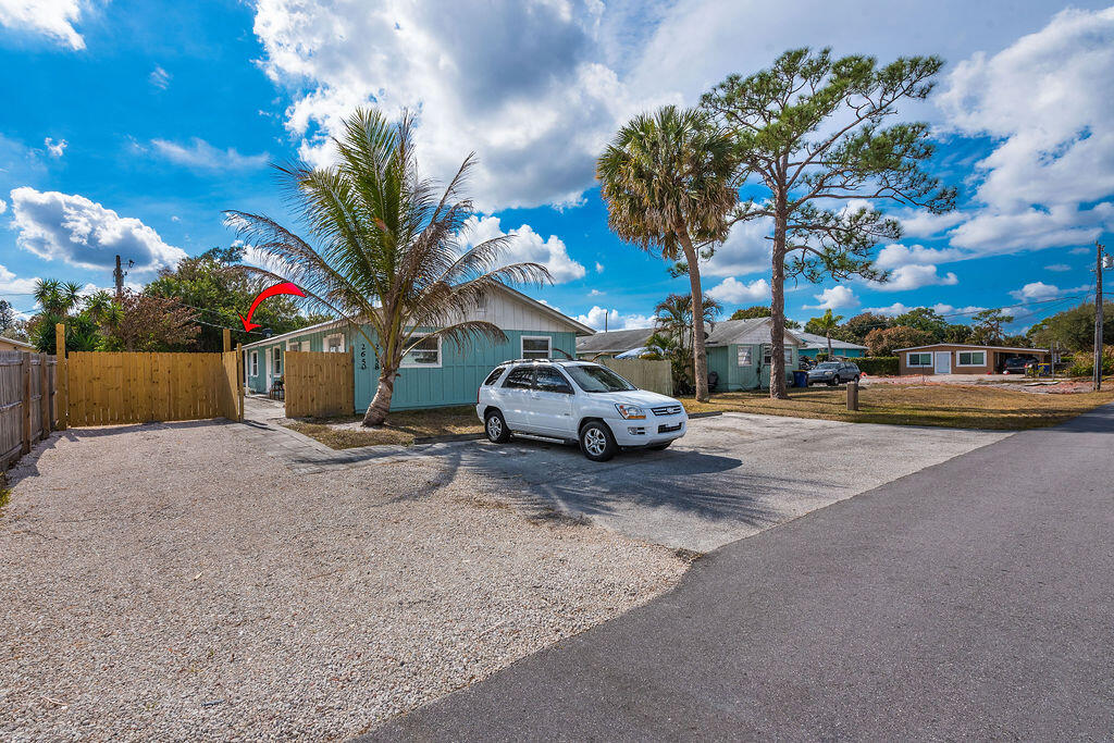 2658SEAmherstSt.Stuart-27