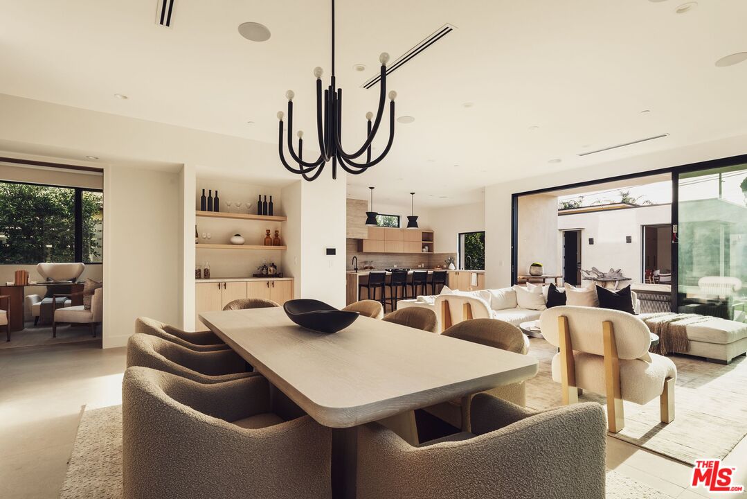 2115 Walnut Avenue Venice, CA 90291 - Photo 11 of 43