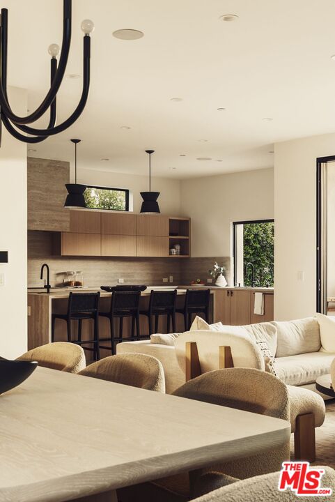 2115 Walnut Avenue Venice, CA 90291 - Photo 12 of 43