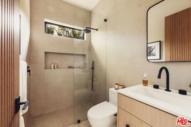 $4,599,000 | 2115 Walnut Avenue, Venice, CA 90291