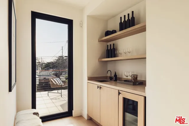 $4,599,000 | 2115 Walnut Avenue, Venice, CA 90291