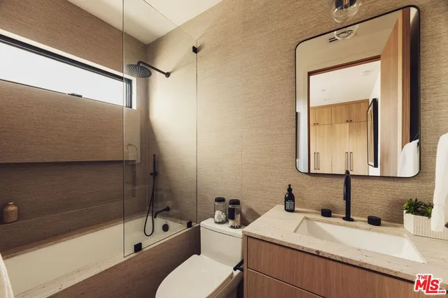 $4,599,000 | 2115 Walnut Avenue, Venice, CA 90291