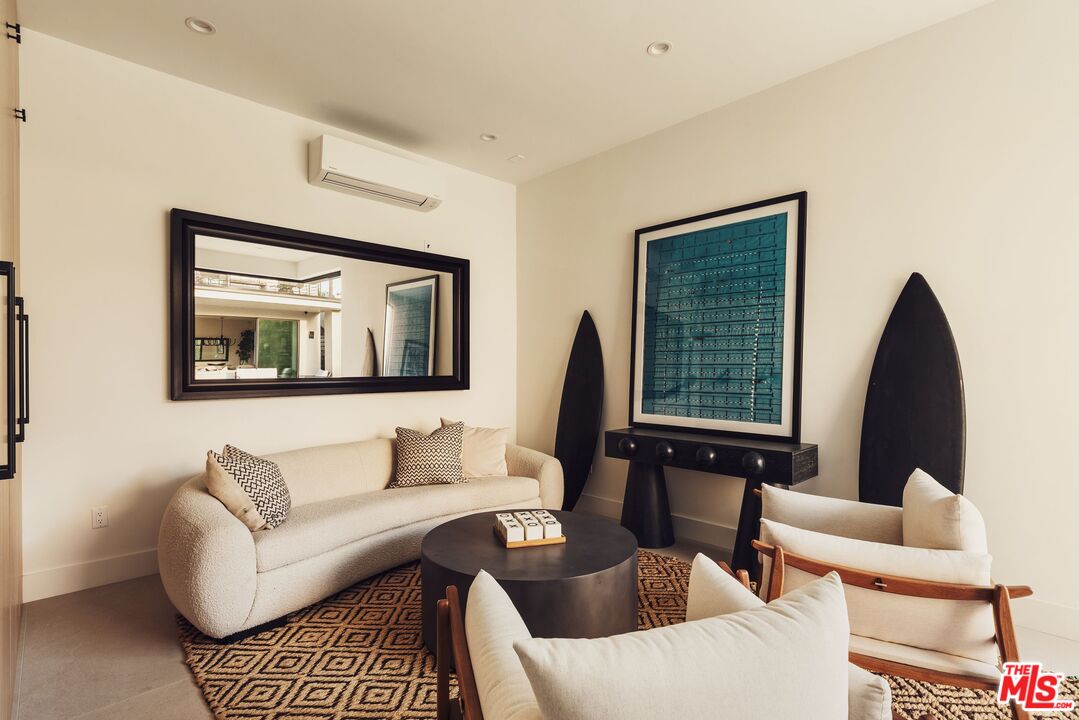 2115 Walnut Avenue Venice, CA 90291 - Photo 40 of 43