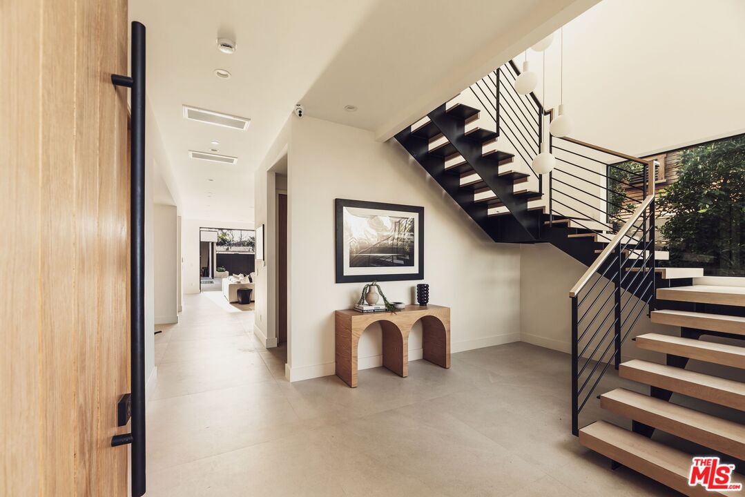 2115 Walnut Avenue Venice, CA 90291 - Photo 4 of 43