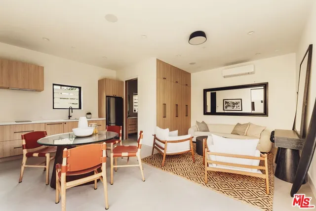 $4,599,000 | 2115 Walnut Avenue, Venice, CA 90291