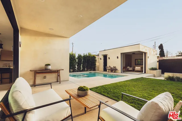 $4,599,000 | 2115 Walnut Avenue, Venice, CA 90291