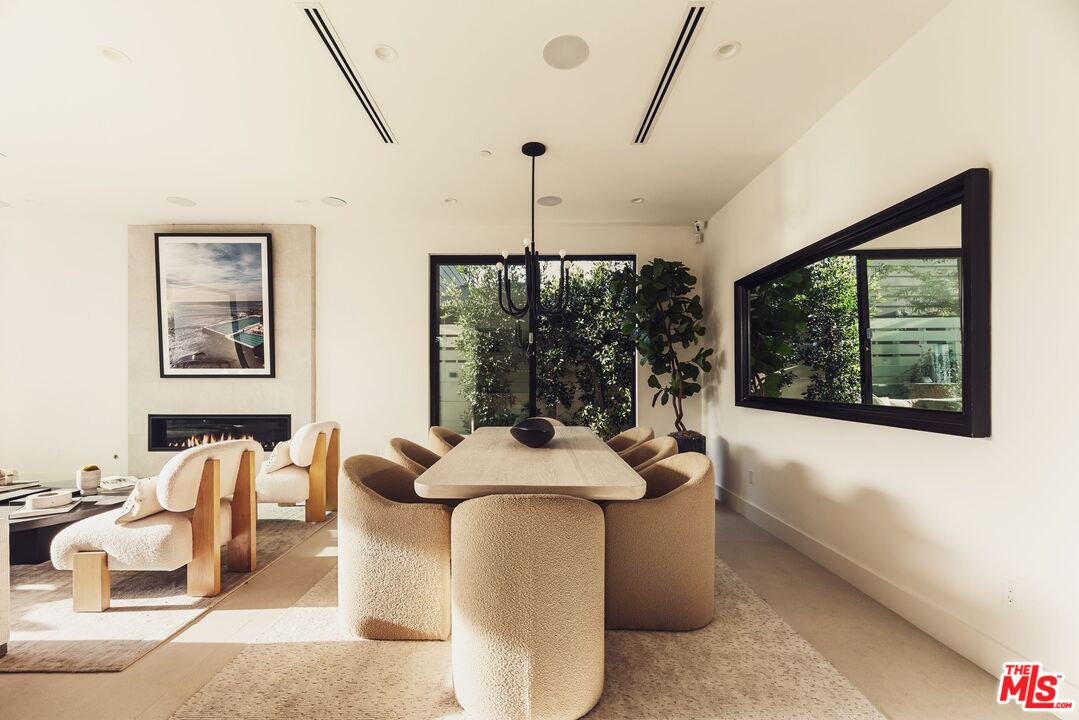 2115 Walnut Avenue Venice, CA 90291 - Photo 10 of 43