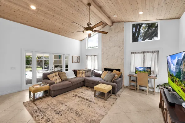 $9,500 | 4320 St Charles Way, Boca Raton, FL 33434