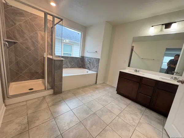 $2,650 | 2072 Oxbow Circle, New Braunfels, TX 78130