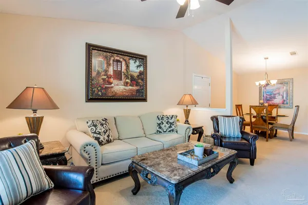 $1,550 | 7171 North 9th Avenue, Unit D6, Pensacola, FL 32504