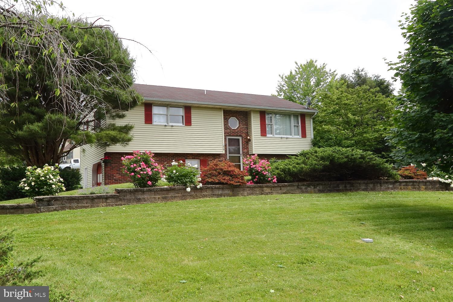 1210 West Lexington Road Manheim, PA 17545 - Photo 2 of 22 Front