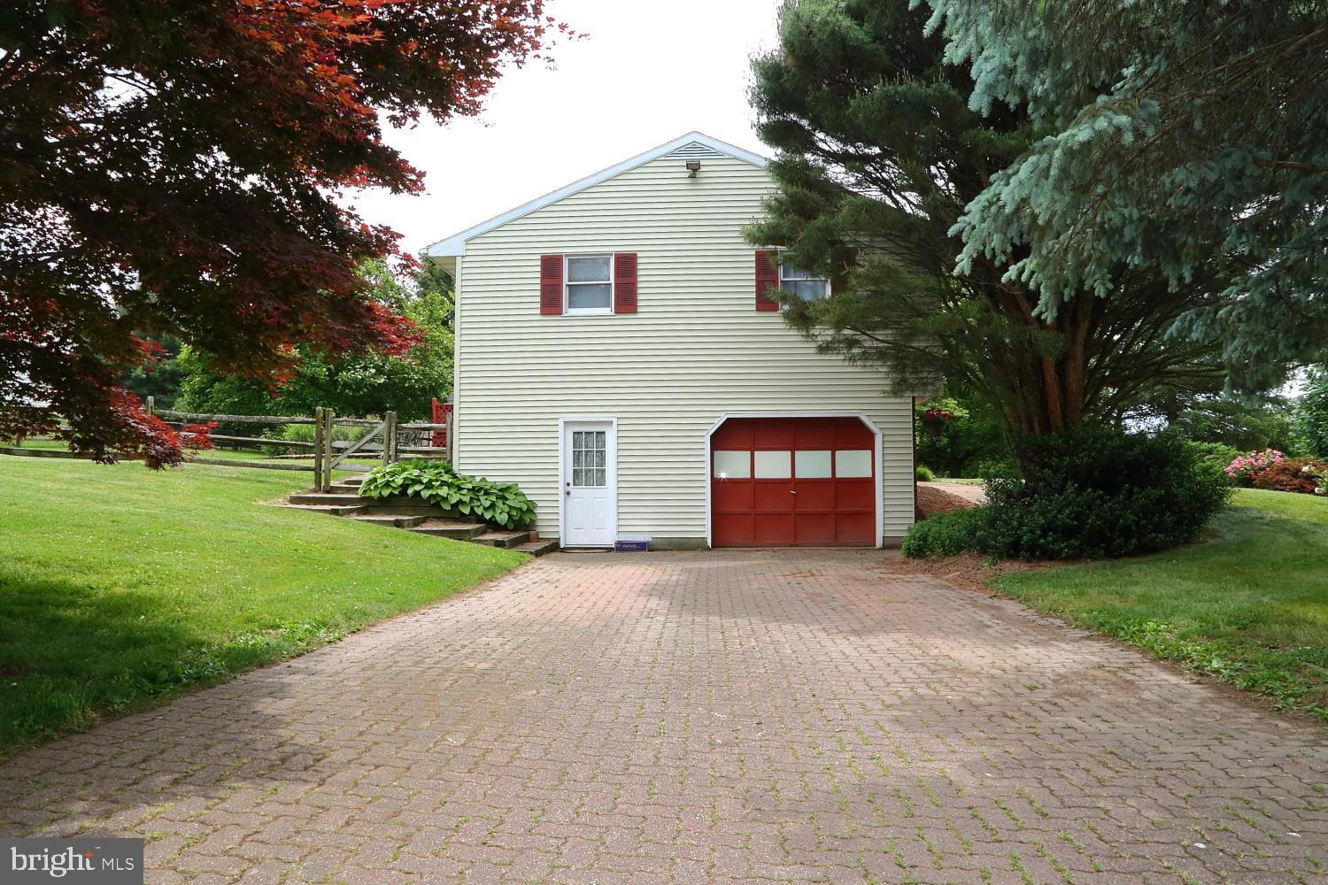 1210 West Lexington Road Manheim, PA 17545 - Photo 22 of 22 Driveway/Garage