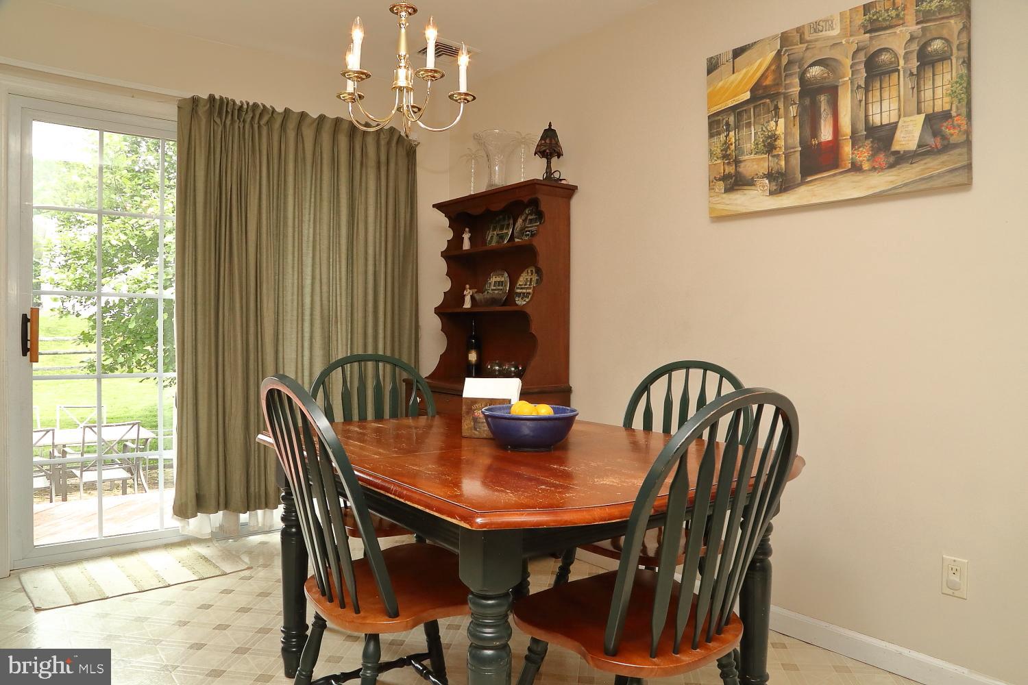 1210 West Lexington Road Manheim, PA 17545 - Photo 6 of 22 Dining