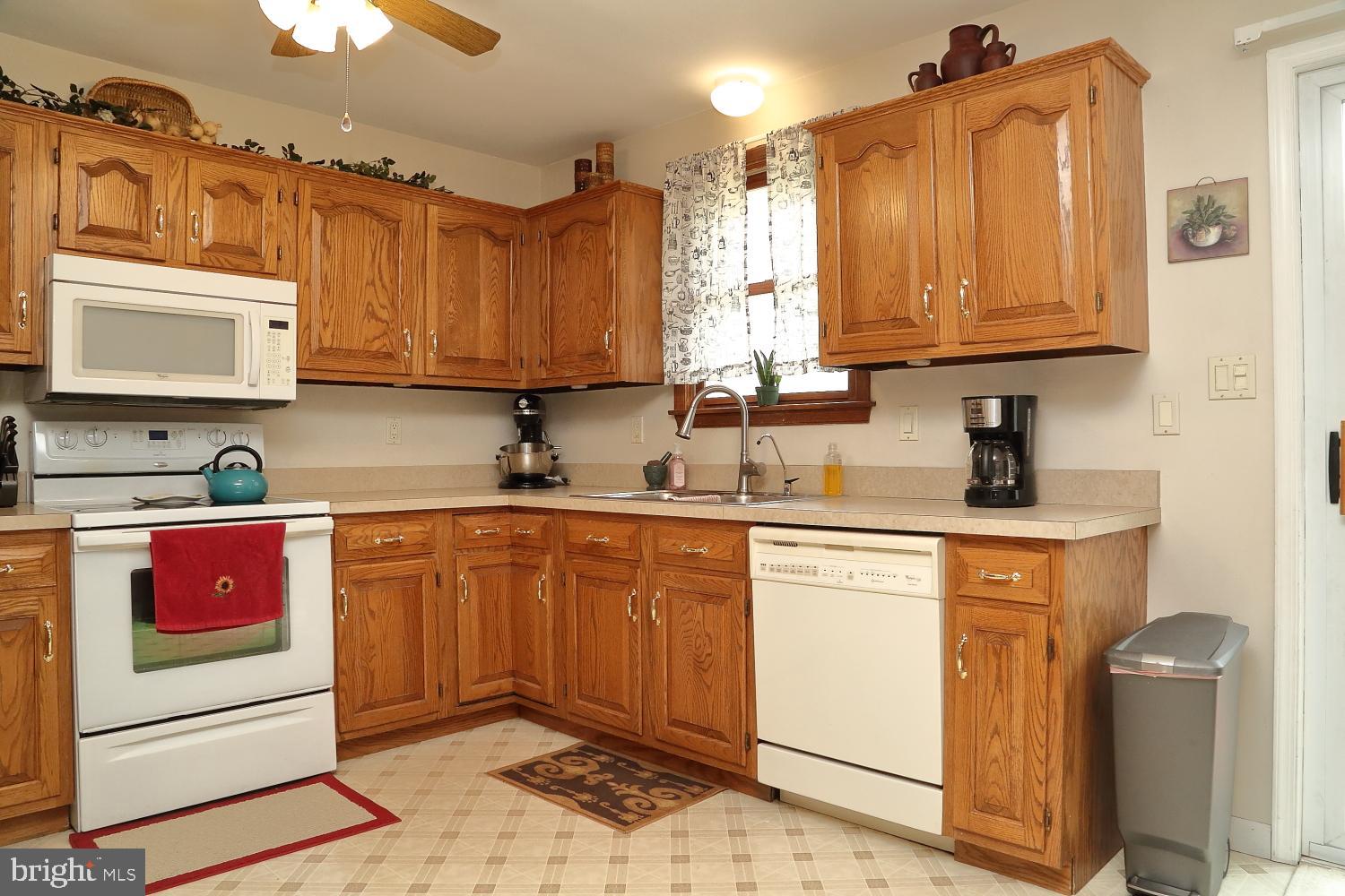 1210 West Lexington Road Manheim, PA 17545 - Photo 9 of 22 Kitchen