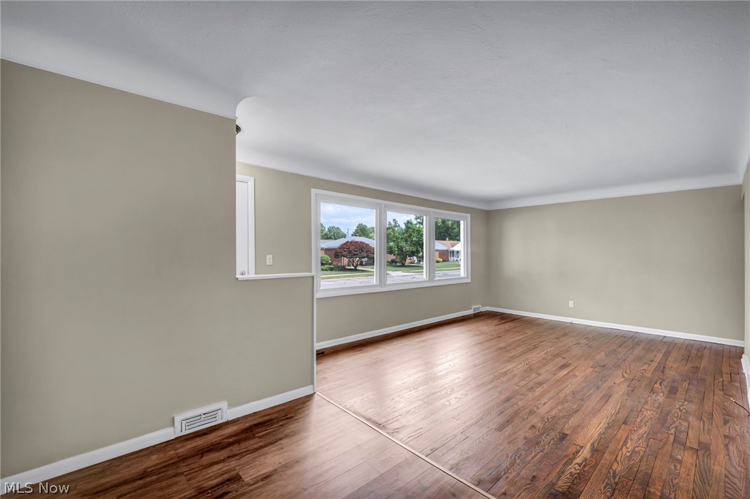 1720 Empire Road Wickliffe, OH 44092 - Photo 13 of 43