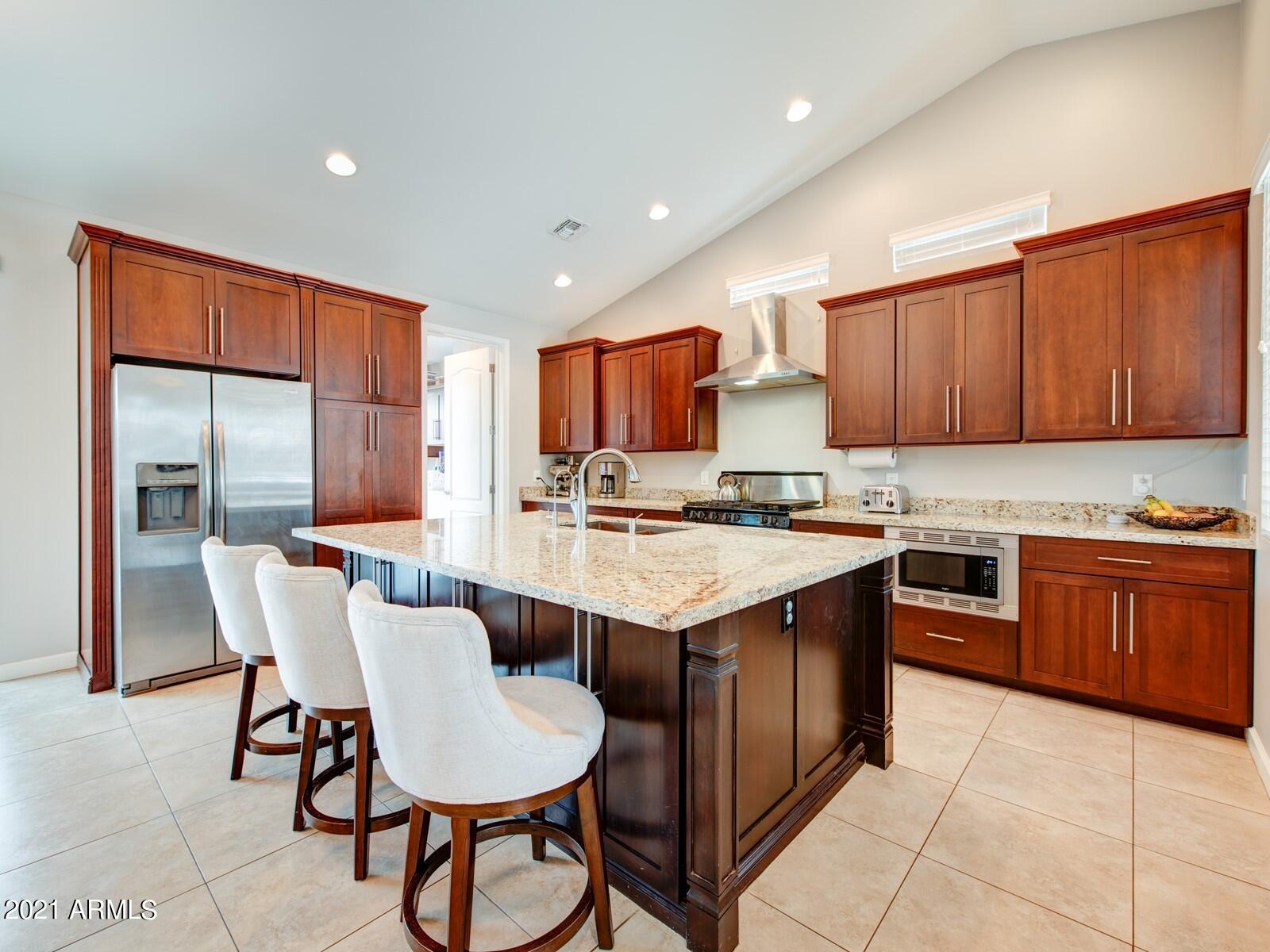 3627 East Piccadilly Road Phoenix, AZ 85018 - Photo 8 of 26 008_Kitchen