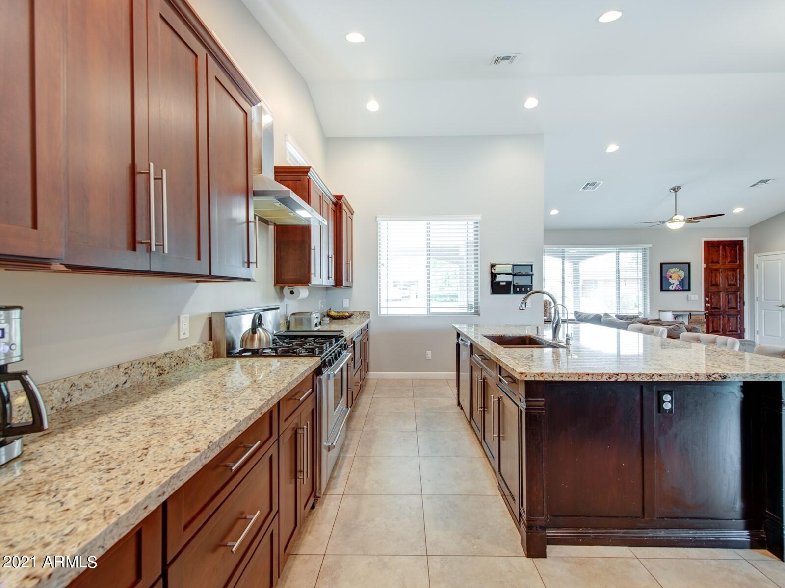 3627 East Piccadilly Road Phoenix, AZ 85018 - Photo 9 of 26 009_Kitchen II