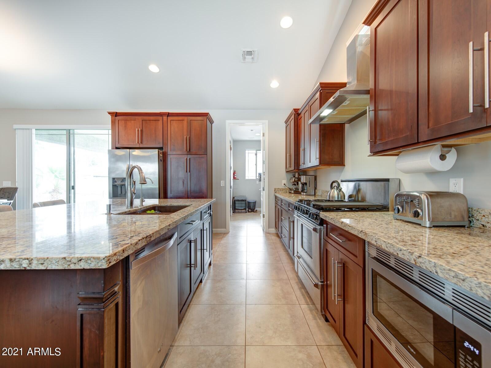 3627 East Piccadilly Road Phoenix, AZ 85018 - Photo 10 of 26 010_Kitchen III