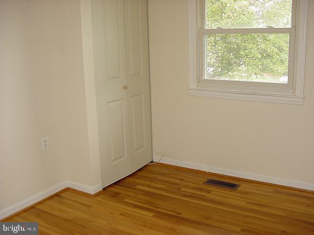209 Williamsburg Road Sterling, VA 20164 - Photo 18 of 37 Bedroom 2