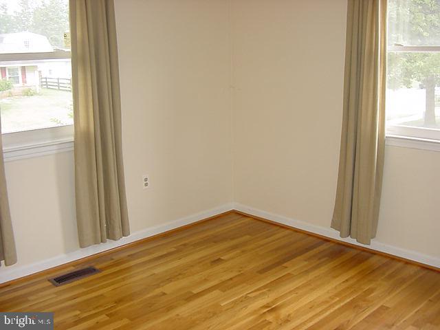 209 Williamsburg Road Sterling, VA 20164 - Photo 19 of 37 Bedroom 3