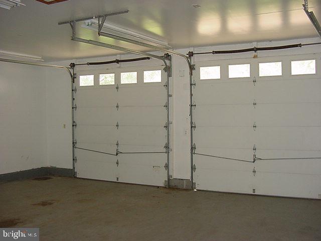 209 Williamsburg Road Sterling, VA 20164 - Photo 29 of 37 Hugh 28x28 Garage w/ 9' doors