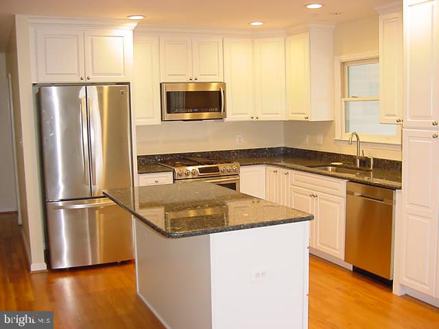 209 Williamsburg Road Sterling, VA 20164 - Photo 4 of 37 Gourmet Kitchen w/ Stainless & Granite