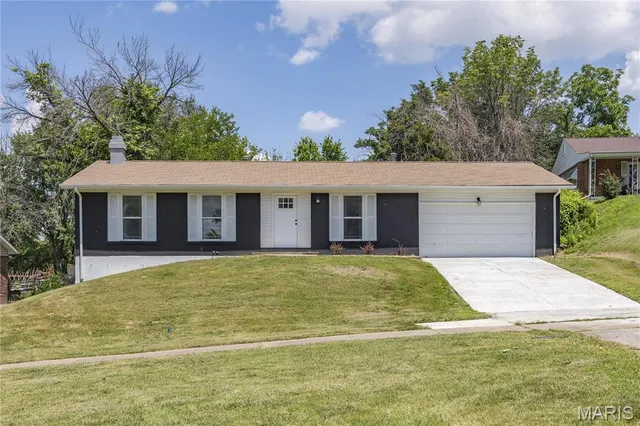 $270,000 | 12597 Fee Fee Road, St. Louis, MO 63146