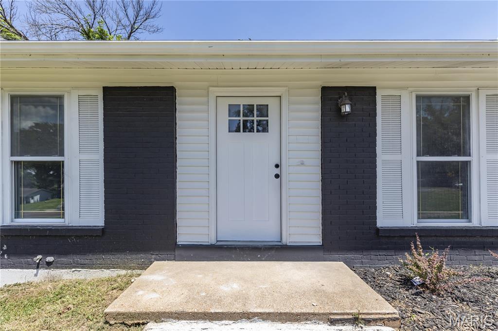 12597 Fee Fee Road St. Louis, MO 63146 - Photo 2 of 22