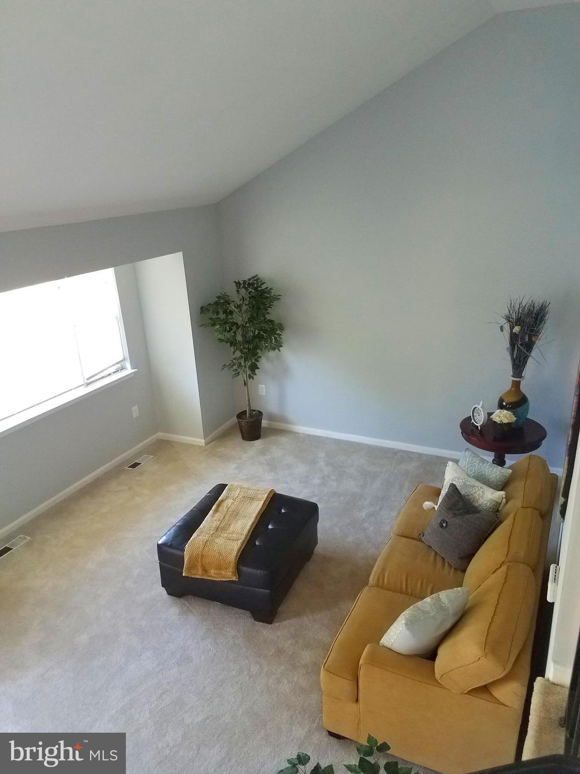 7602 Bentree Road Fort Washington, MD 20744 - Photo 4 of 21 Living Room