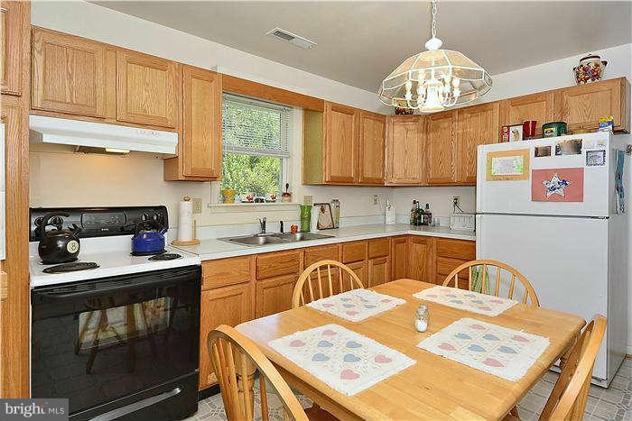 2703 Love Point Road Stevensville, MD 21666 - Photo 12 of 18 Kitchen