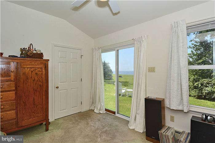 2703 Love Point Road Stevensville, MD 21666 - Photo 8 of 18 Family Room
