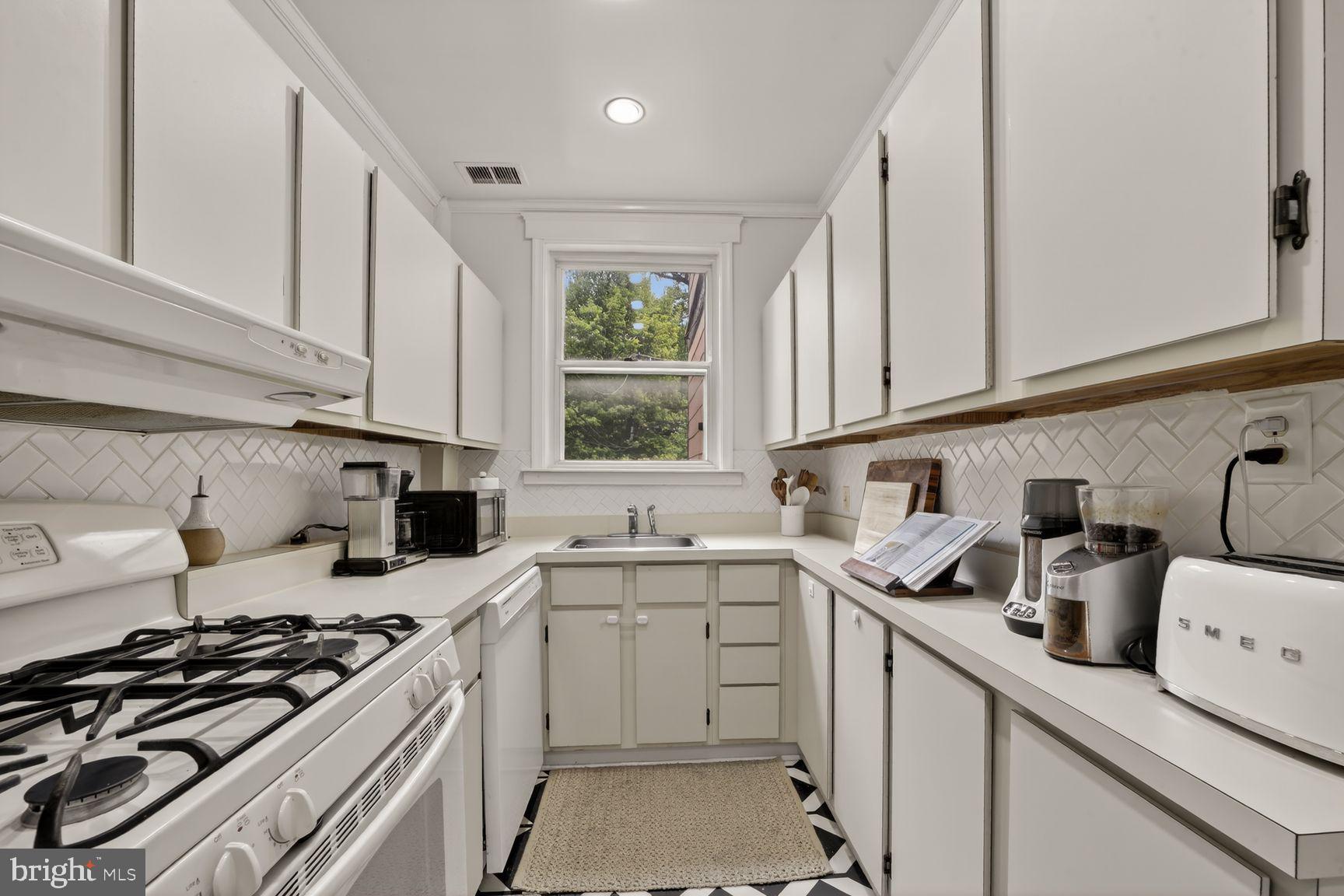 1605 44th Street Northwest Washington, DC 20007 - Photo 12 of 29 Kitchen