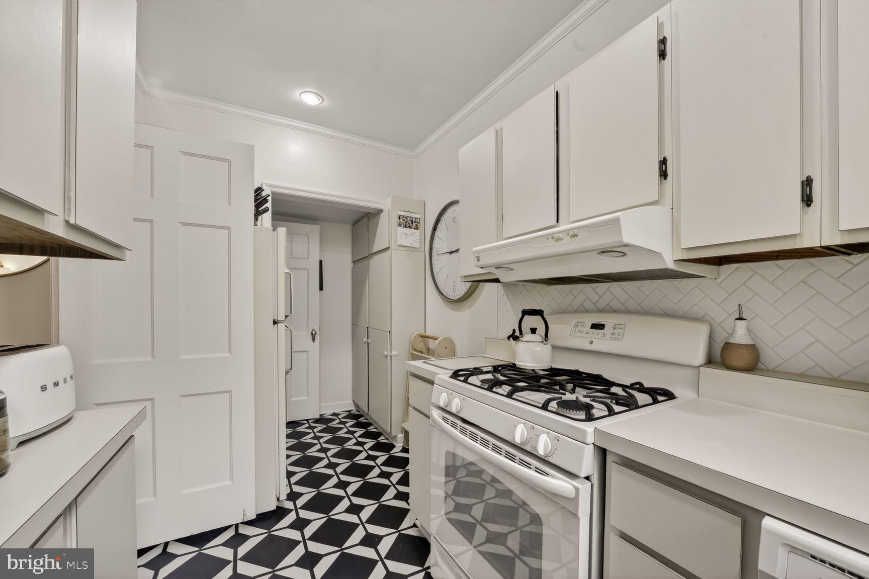 1605 44th Street Northwest Washington, DC 20007 - Photo 13 of 29 Kitchen