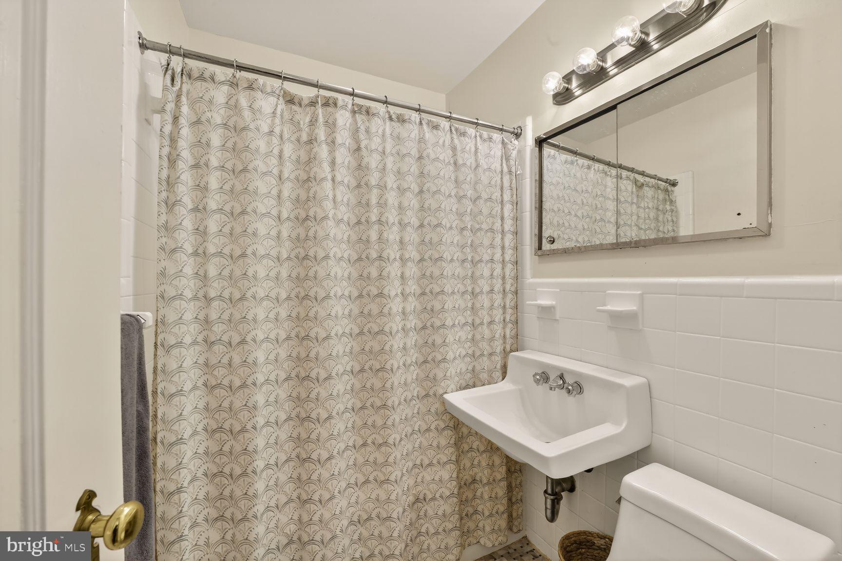 1605 44th Street Northwest Washington, DC 20007 - Photo 20 of 29 Bathroom