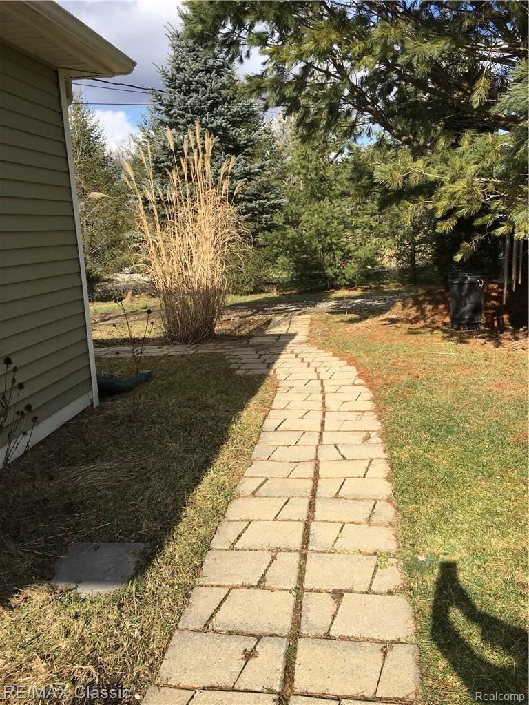 370 North Rochester Road Oakland, MI 48363 - Photo 24 of 26 IMG_2708.JPG