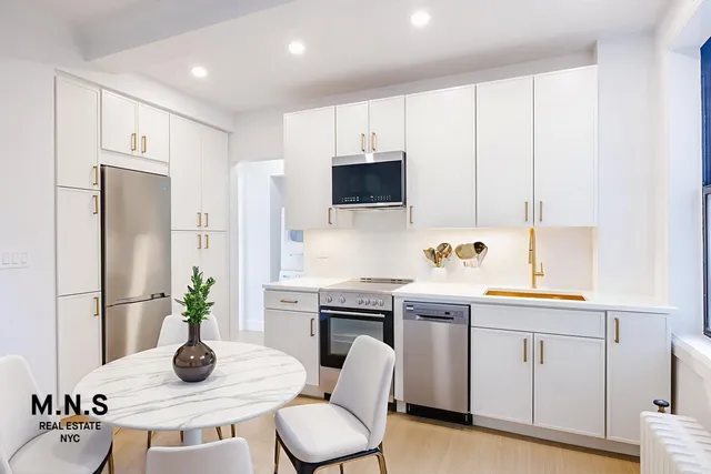 $4,821 | 244 West 72nd Street, Unit 4M | Upper West Side