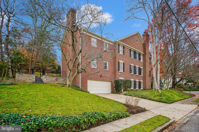 $1,999,000 | 4500 35th Road North, Arlington, VA 22207