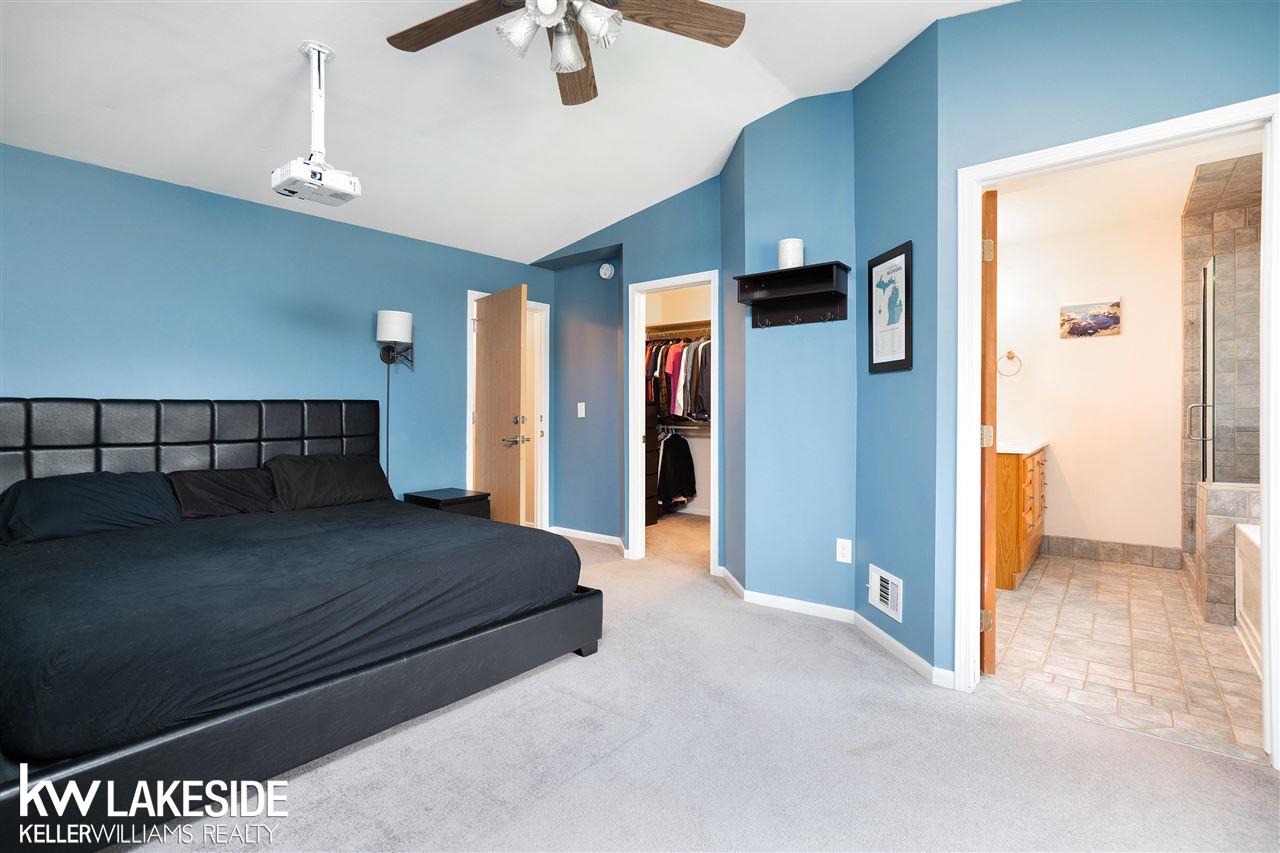 2022 Durham Road Utica, MI 48317 - Photo 18 of 36