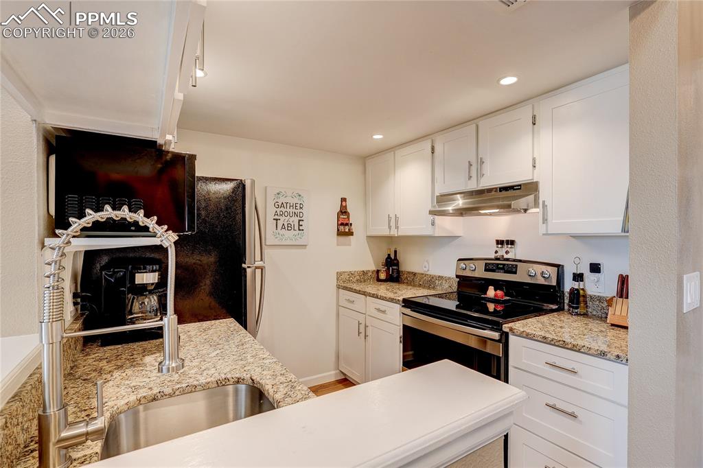 918 Tenderfoot Hill Road, Unit 201 Colorado Springs, CO 80906 - Photo 8 of 30